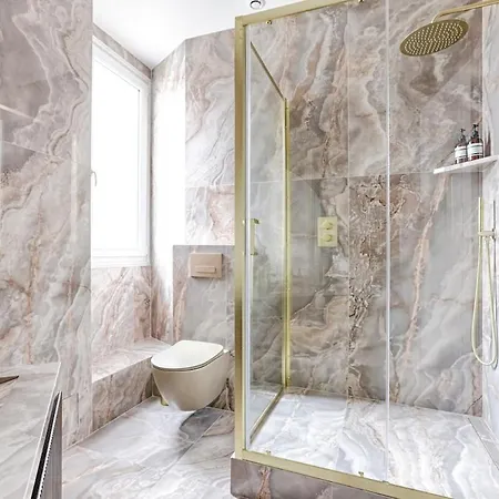 Stunning Parisian On Champs-élysées Apartamento París